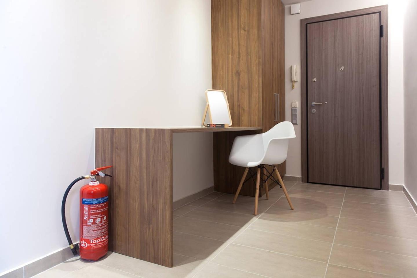 Toni'S Charming Apartment In The Thisseo Station アテネ エクステリア 写真