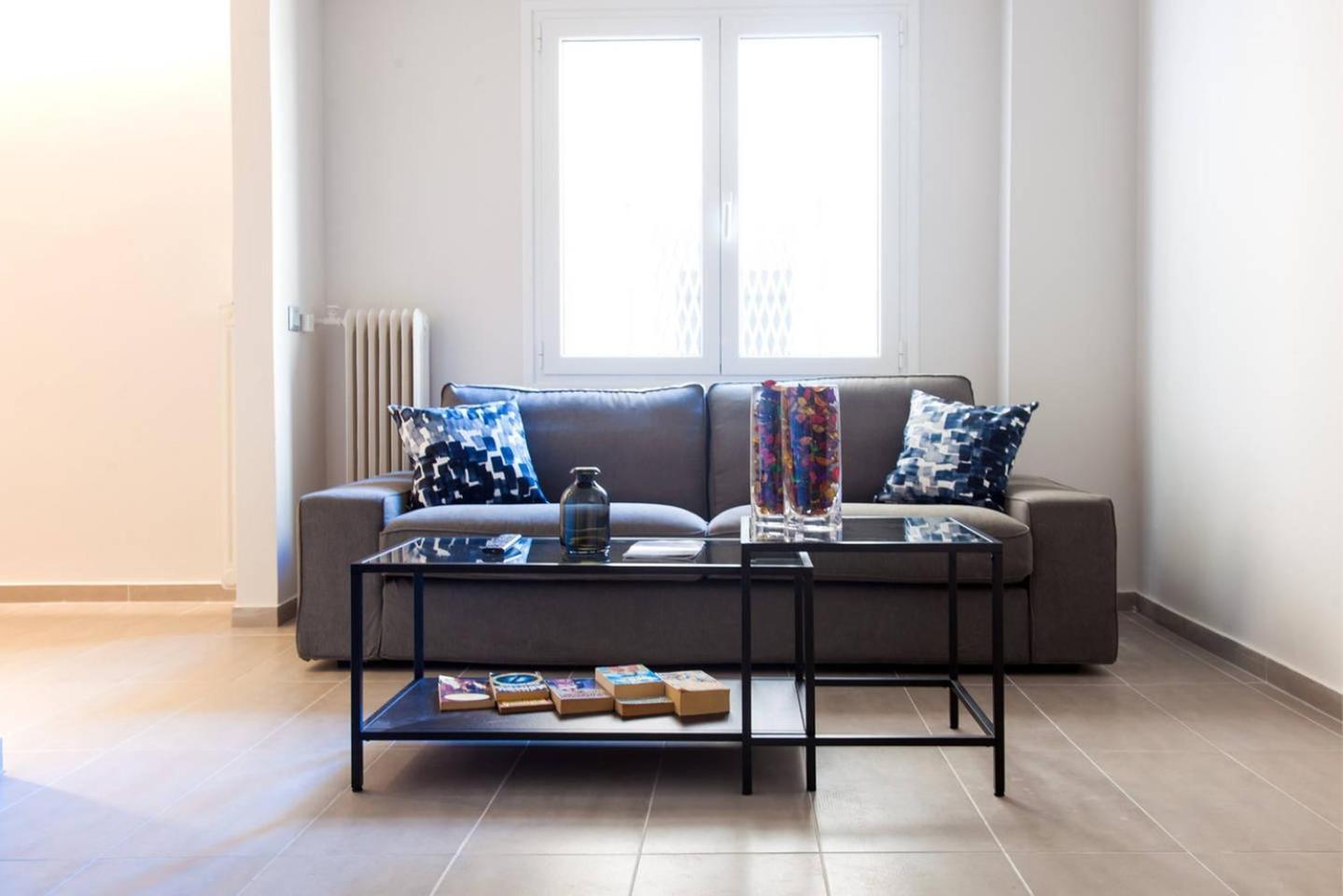 Toni'S Charming Apartment In The Thisseo Station アテネ エクステリア 写真