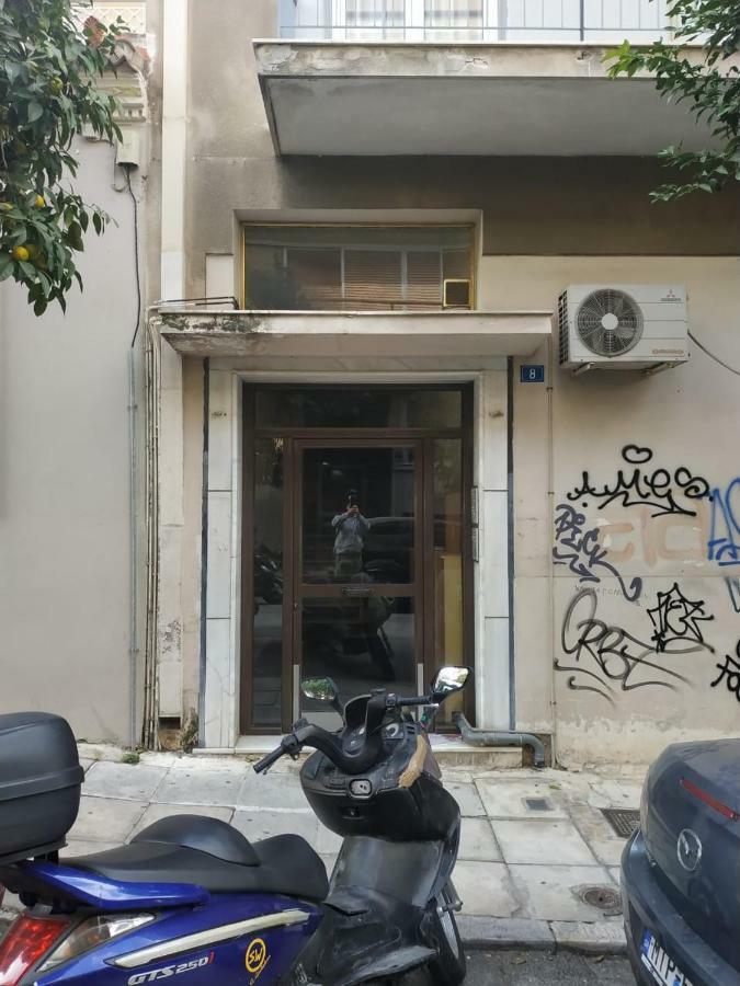 Toni'S Charming Apartment In The Thisseo Station アテネ エクステリア 写真